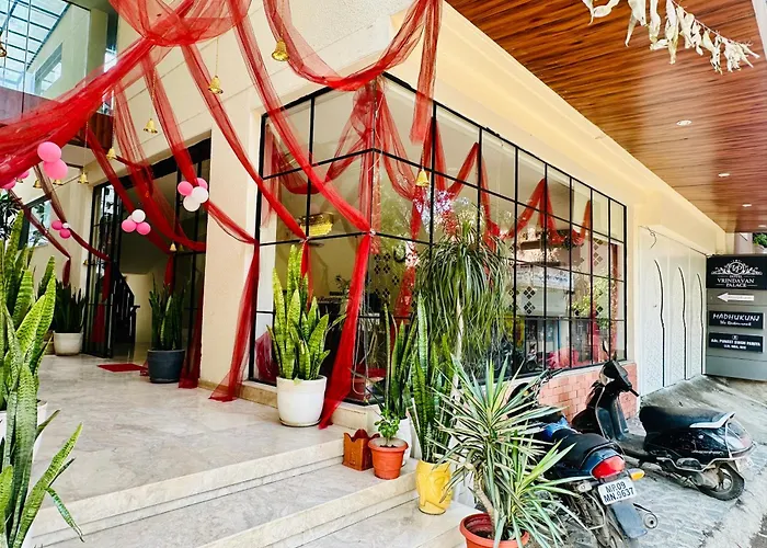 Hotel Vrindavan Palace